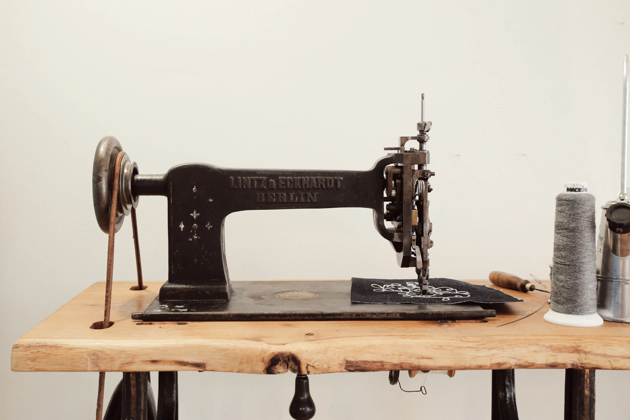 Vintage chainstitch machine Lintz & Eckhardt A — Saint Chains